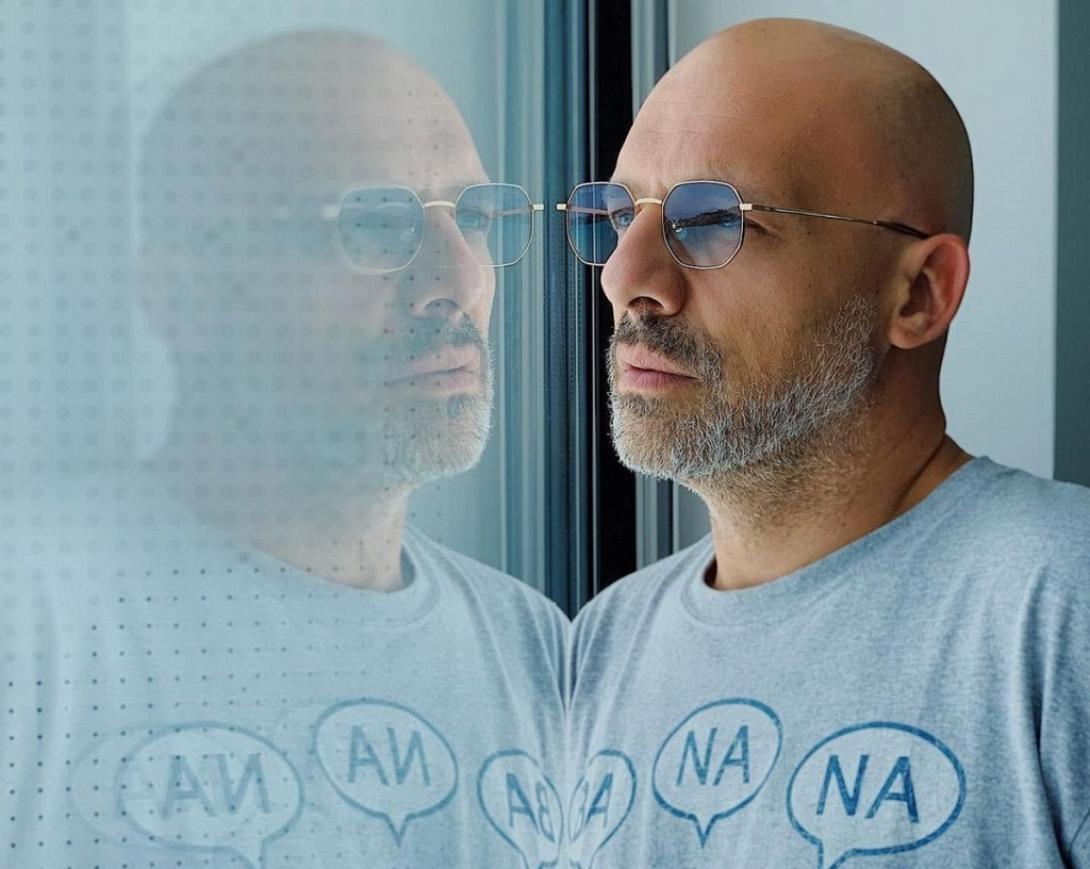 Νίκος Μουτσινάς