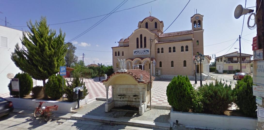 Έκλεψαν το Χριστουγεννιάτικο στολισμό του χωριού.jpg