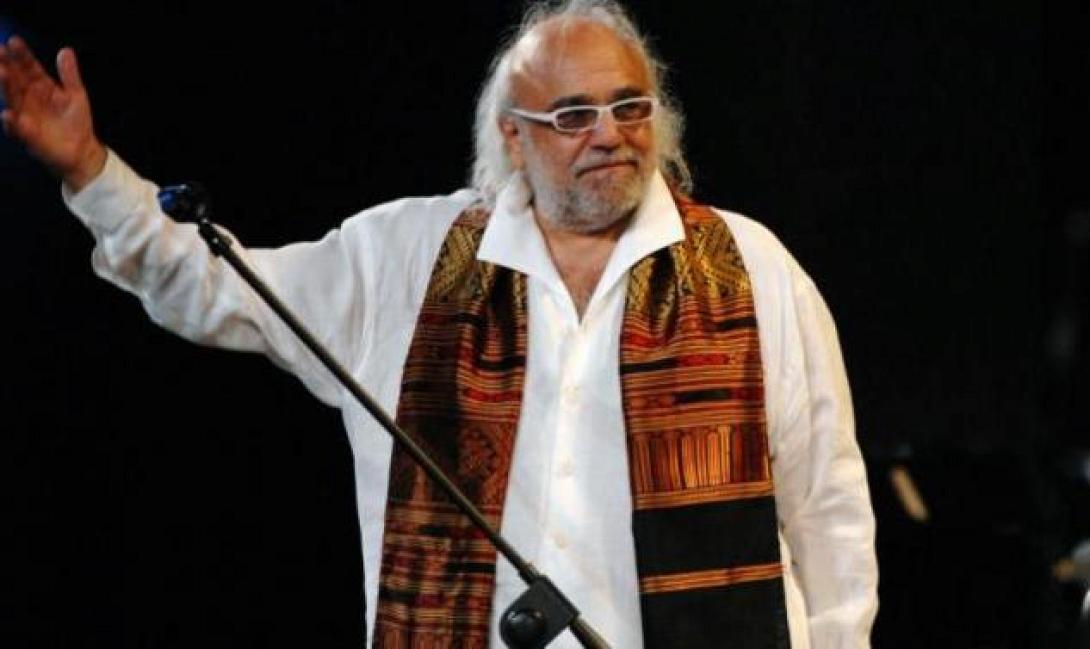 Έφυγε από τη ζωή ο σπουδαίος τραγουδιστής Ντέμης Ρούσσος (βίντεο)