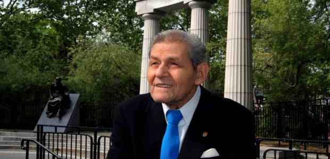 Έφυγε από τη ζωή η "ψυχή" της Πλατείας Αθηνών στη Νέα Υόρκη, Ντένης Συντήλας