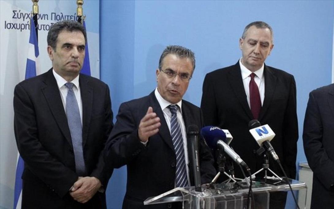 Αλλαγή "φρουράς" στο υπ.Εσωτερικών με εκατέρωθεν φιλοφρονήσεις