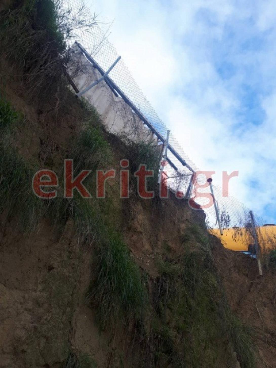 Ίσα ίσα που στηρίζεται η κατασκευή