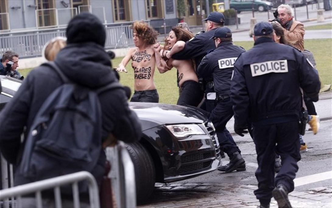 O Στρος Καν μπήκε στο στόχαστρο των γυμνόστηθων Femen