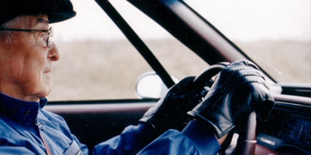 γέρος οδηγός.jpg