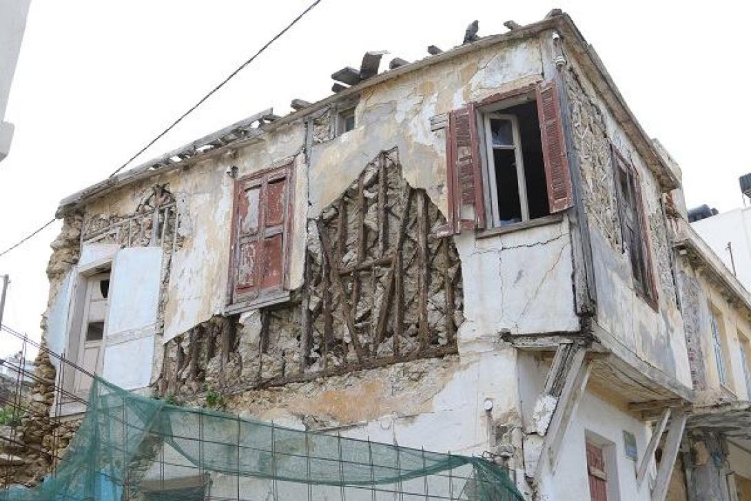 Οδός Γιαννίκου: Η γειτονιά του Ηρακλείου που ζει στην εγκατάλειψη (φωτορεπορτάζ)