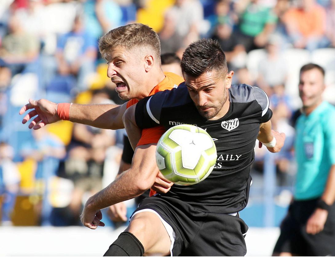 ofi-ionikos.jpg
