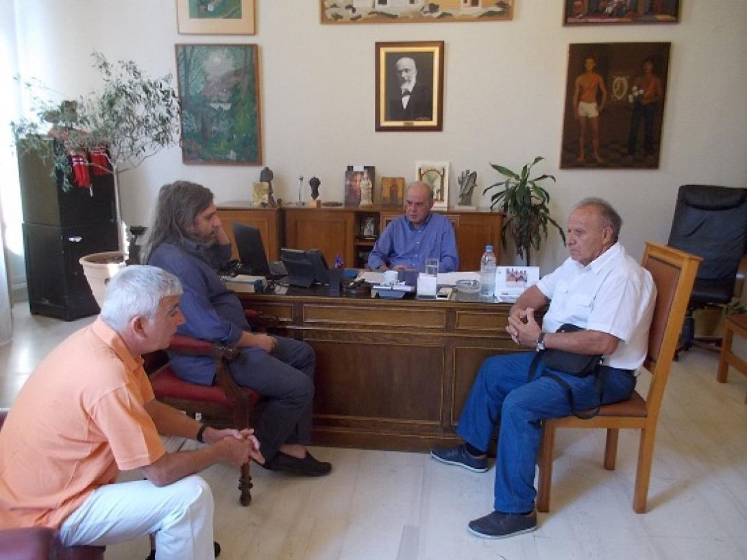 Στον δήμαρχο Ηρακλείου η διοίκηση του Ερασιτέχνη ΟΦΗ