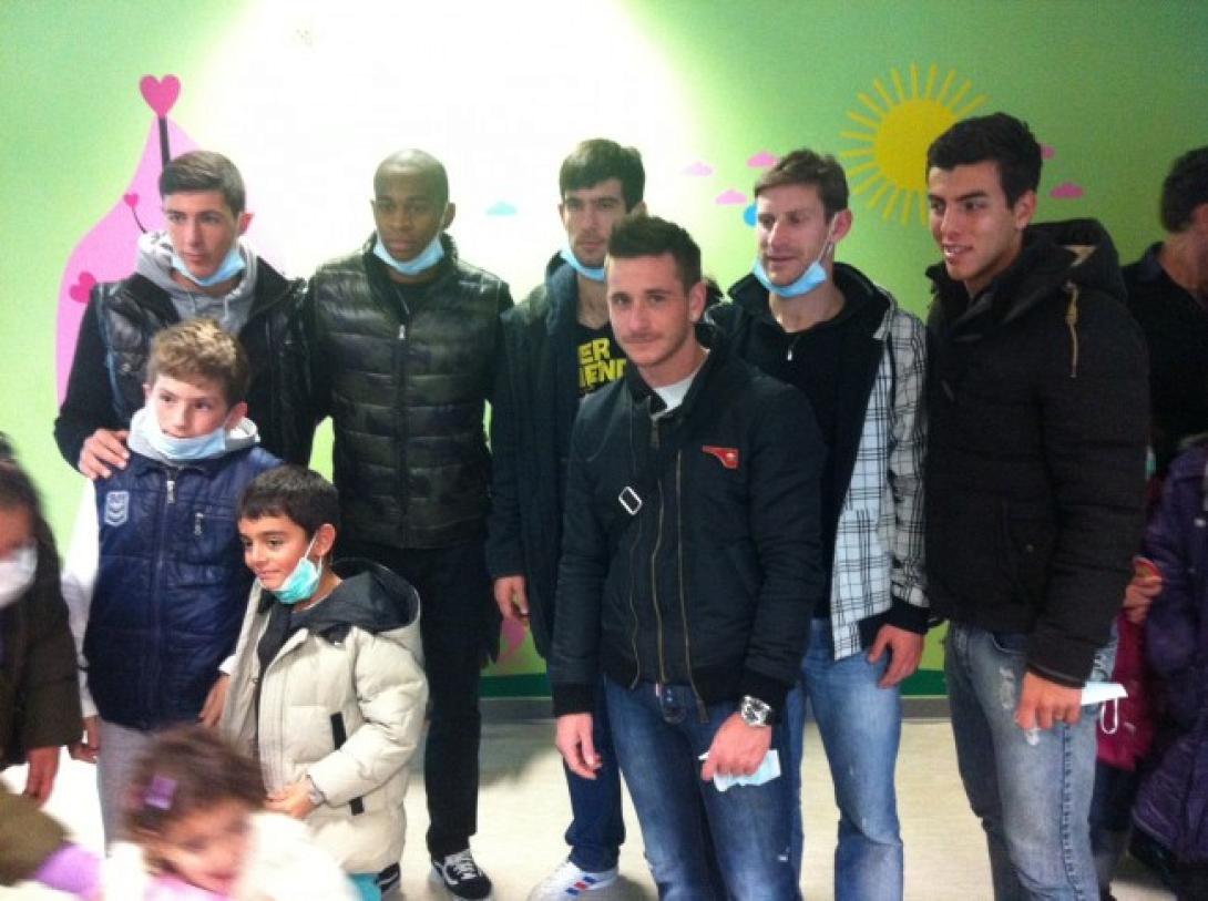 ΠΑΕ ΟΦΗ: Επίσκεψη ανθρωπιάς στο ΠΑΓΝΗ