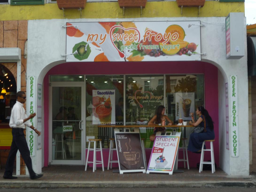 Μία Ελληνική σημαία "εκεί στις Μπαχάμες"!!! Γράφει ο Γιάννης Λιαπάκης