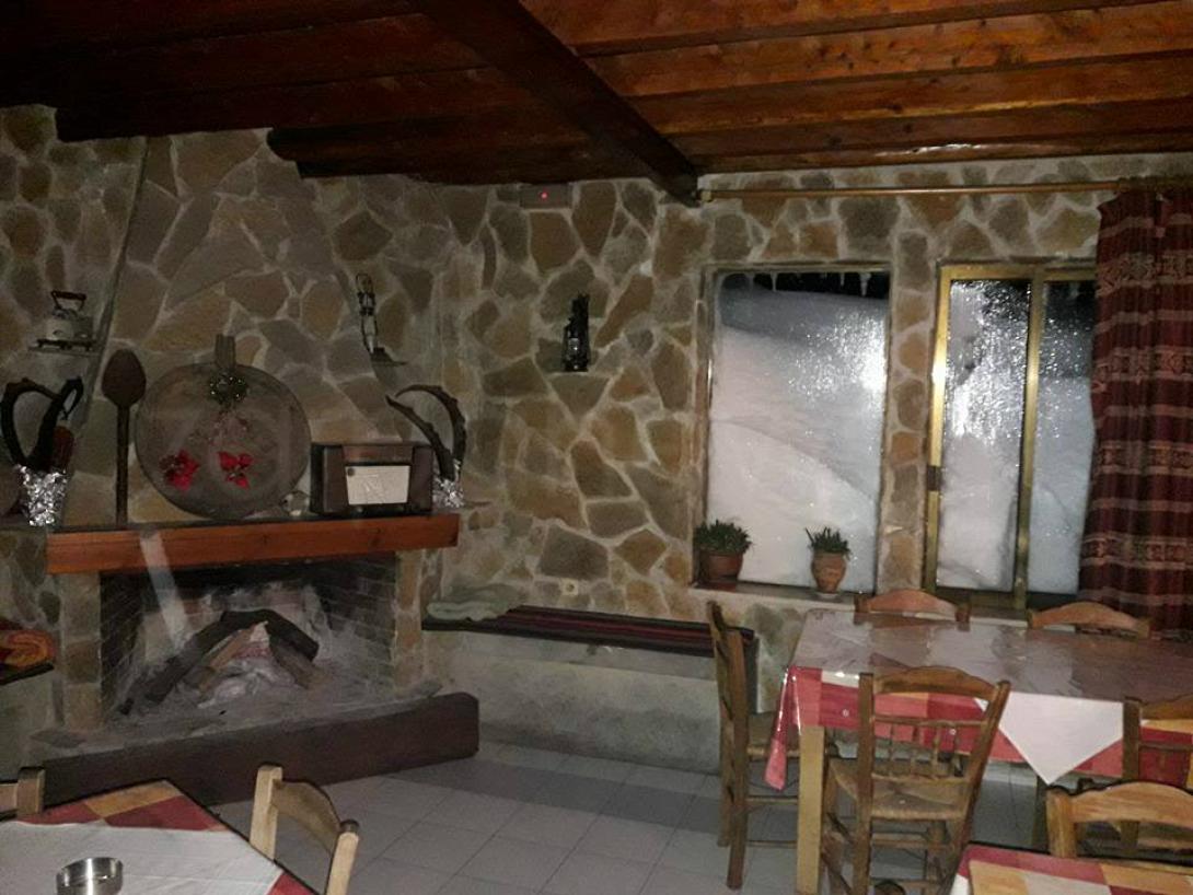 ταβερνα Ομαλός