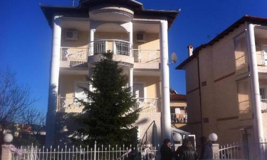 Ωραιόκαστρο - Σχολεία