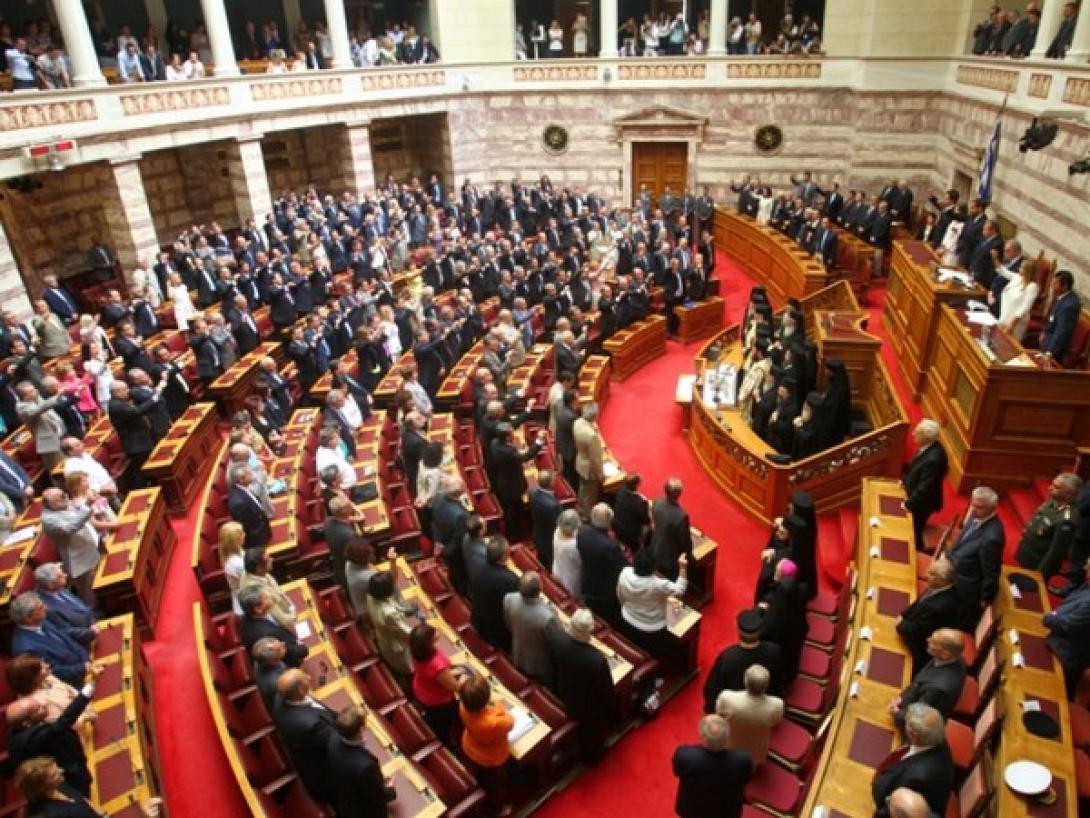 Ορκίστηκαν βουλευτές  οι Γ. Δεικτάκης, Κ. Δαμοβολίτης