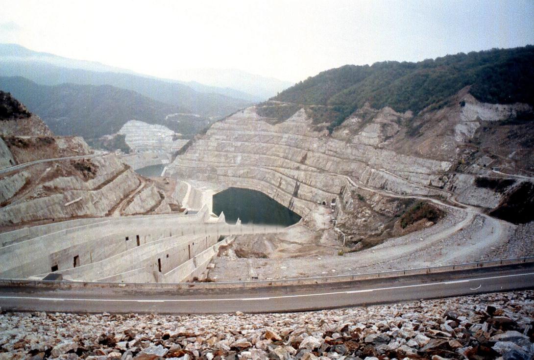 ΥΠΕΚΑ: Προκήρυξη διαγωνισμών για την αξιοποίηση του ορυκτού πλούτου της χώρας