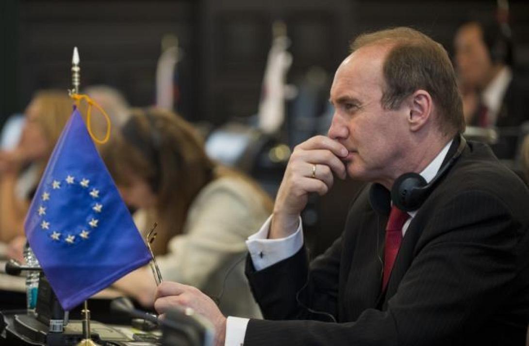 Στην Αθήνα ο "δικαστής" των Τροϊκανών, ο Αυστριακός Οτ. Κάρας