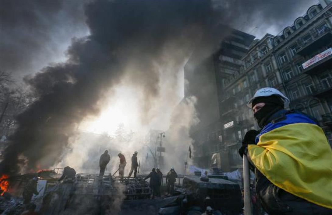 Δεν αποσύρει τον βαρύ οπλισμό ο ουκρανικός στρατός