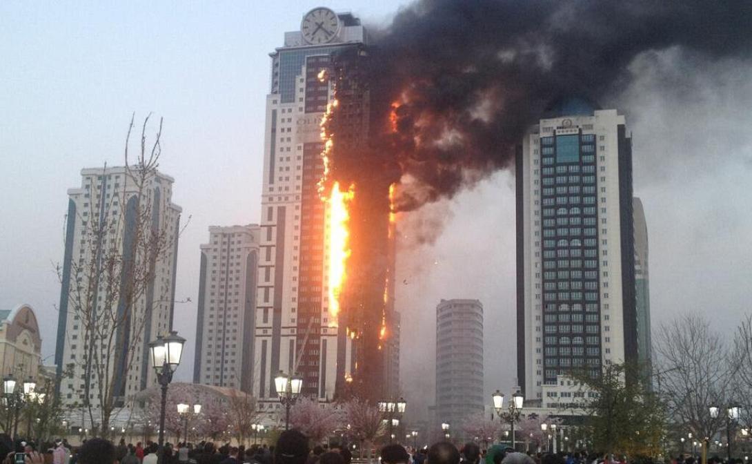 Όπου υπάρχει καπνός ... υπάρχει και φωτιά, ιδίως αν πρόκειται για τον ψηλότερο ουρανοξύστη της Ευρώπης