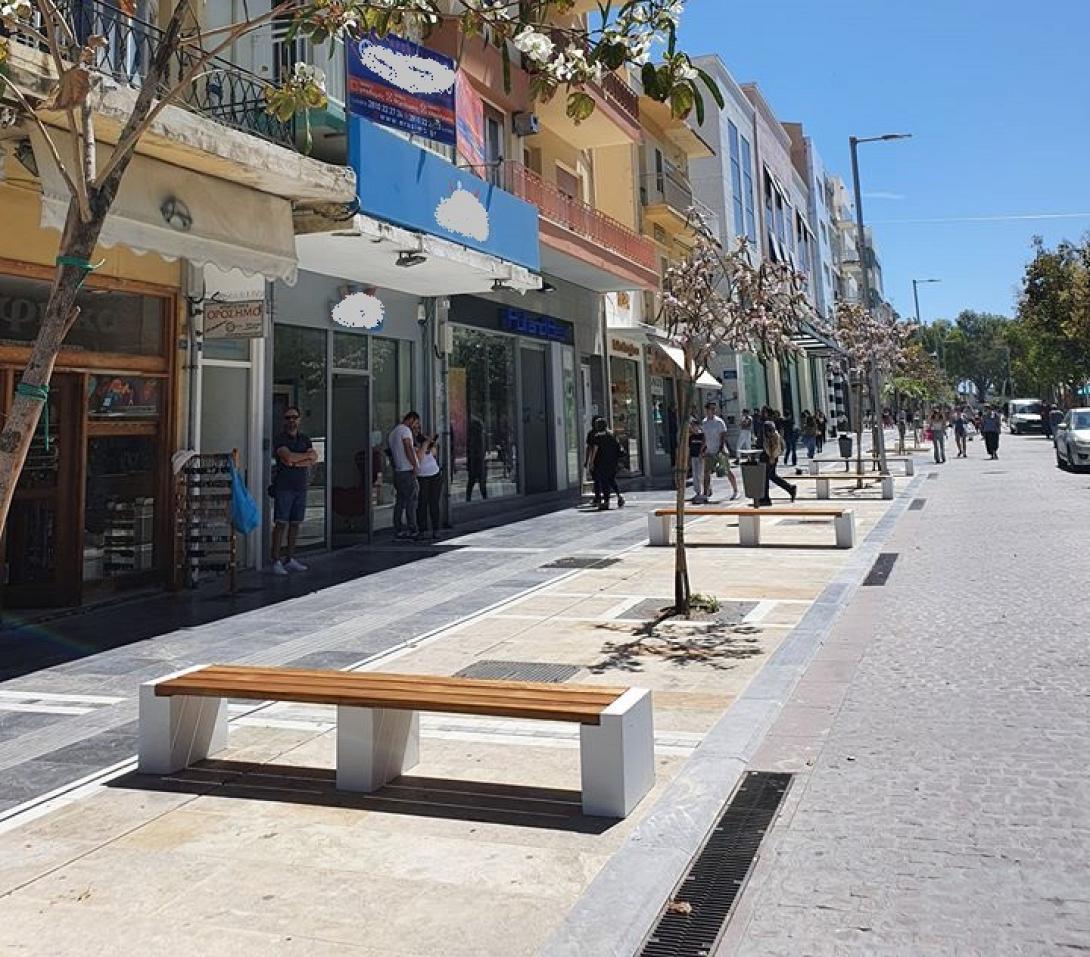 νέα παγκάκια στο κέντρο