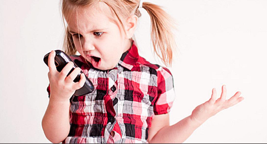 Τάμπλετ και κινητά επηρεάζουν την ανάπτυξη του εγκεφάλου των παιδιών