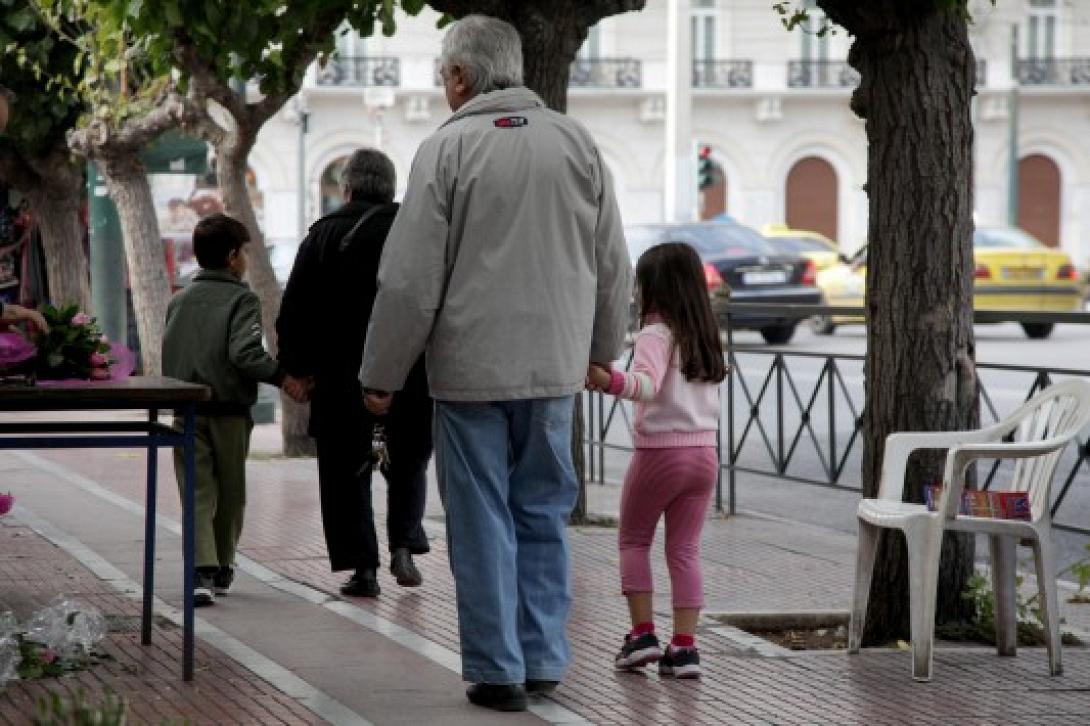 Στην Ευρωβουλή η καταπάτηση των δικαιωμάτων του παιδιού στην Ελλάδα από την τρόικα