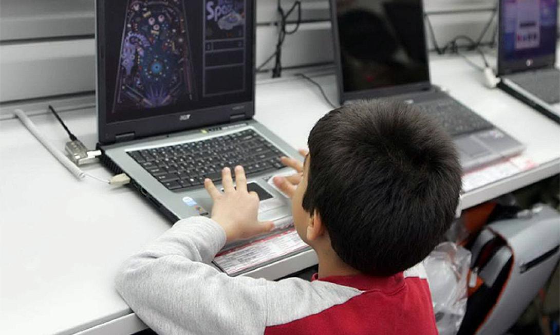 Πως να προστατεύσετε τα παιδιά σας όταν σερφάρουν στο διαδίκτυο