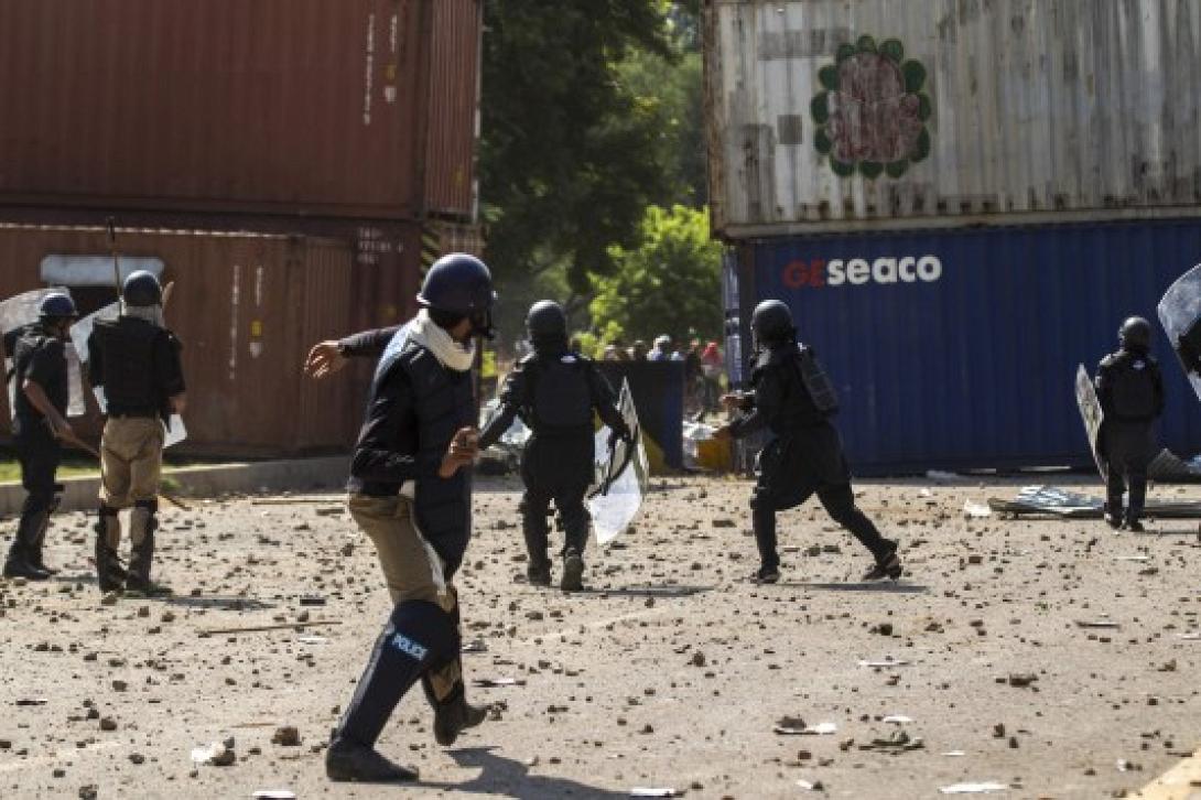 Πακιστάν: Δυο νεκροί και εκατοντάδες τραυματίες σε συγκρούσεις