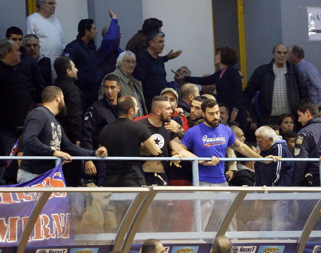 Ένταση και ξύλο στην Ελευσίνα