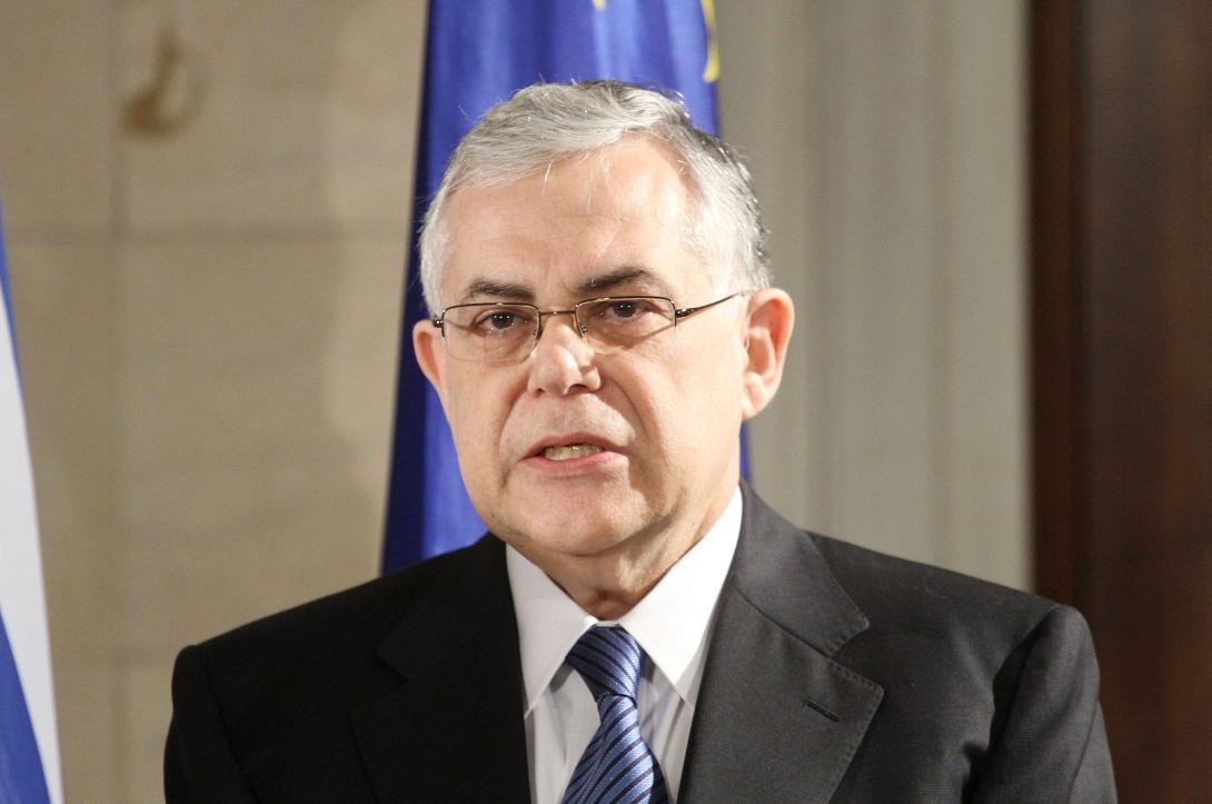 Εφαρμογή της δημοσιονομικής πολιτικής και ταυτόχρονα τόνωση της ανάπτυξης για να γίνει βιώσιμο το χρέος υποστηρίζει ο Λ. Παπαδήμος