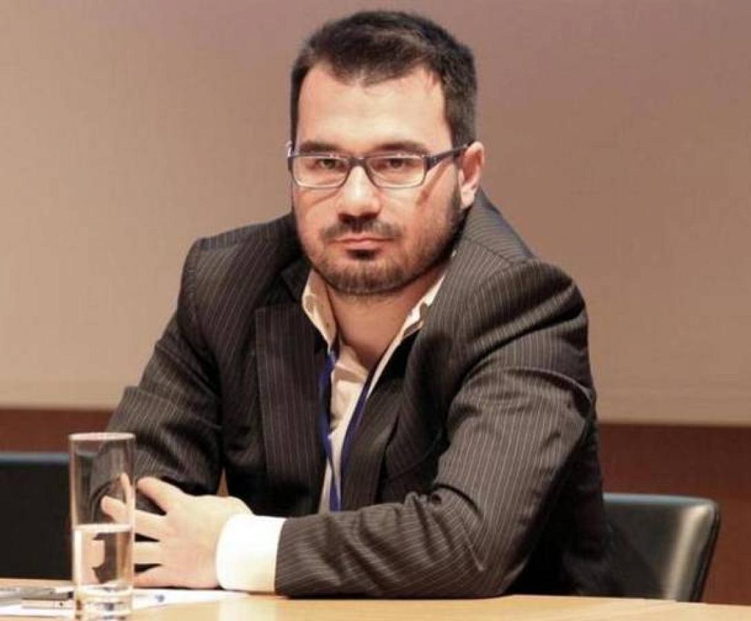 Παπαμιμικος