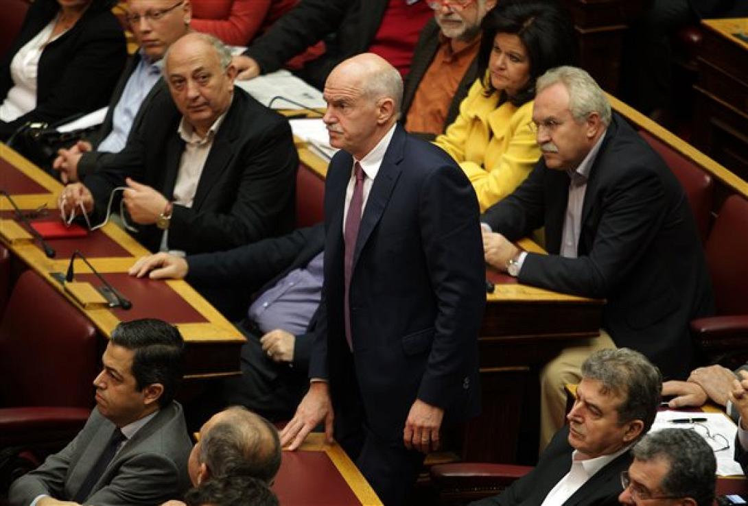 Το απόγευμα η ανακοίνωση του κόμματος Παπανδρέου - Αντίδραση ΠΑΣΟΚ