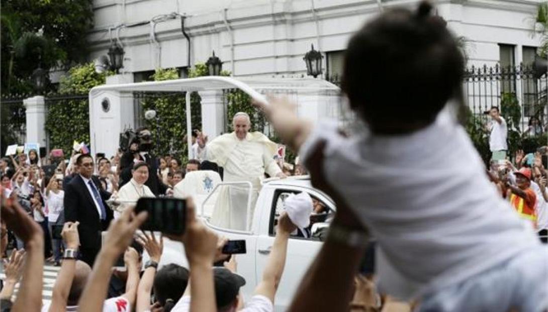 Έξι εκατομμύρια άνθρωποι συγκεντρώθηκαν στη Μανίλα για τη λειτουργία του πάπα