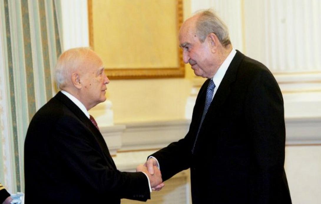 Στον Κάρολο Παπούλια ο Κωνσταντίνος Μητσοτάκης