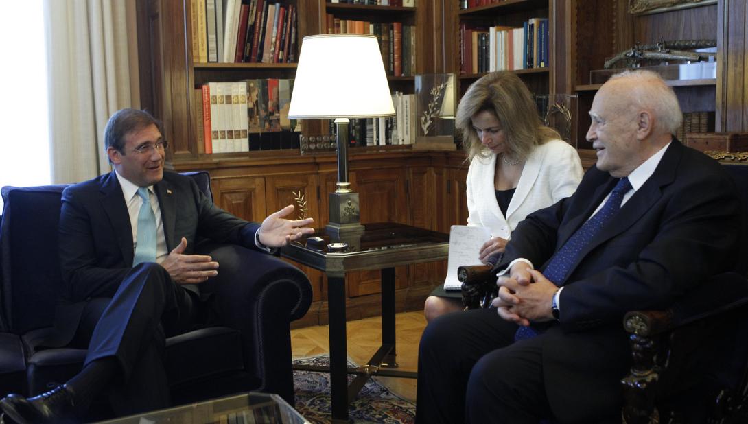 Η ανεργία των νέων και οι προοπτικές ανάπτυξης στο επίκεντρο της συνάντησης Παπούλια - Κοέλιο