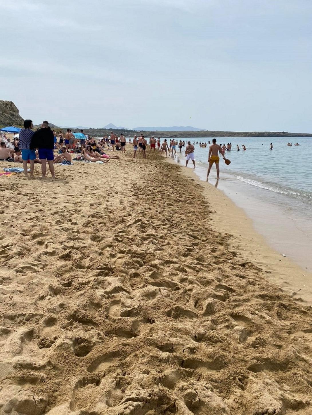 Οι Ηρακλειώτες κάνουν Πρωτομαγιά στις παραλίες