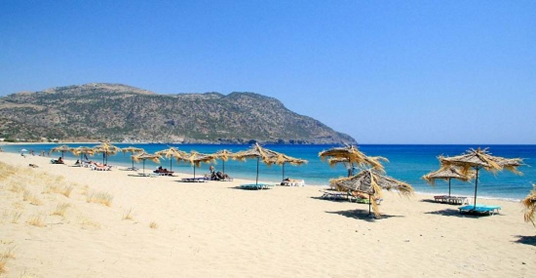 Ούτε φύλλο συκής δε φορούσε νεαρός, που αναστάτωσε παραλία στα Χανιά!