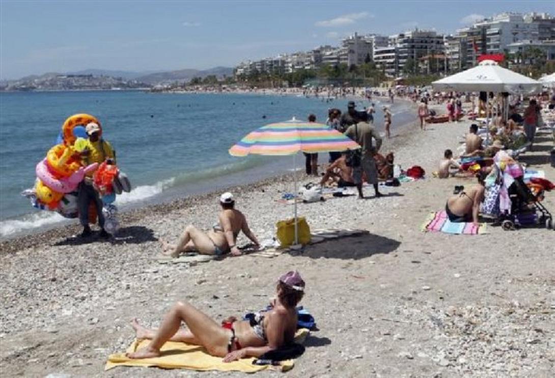 Μάλια: Κάνουν το μπάνιο τους αμέριμνοι και οι άλλοι... τους "γδύνουν"