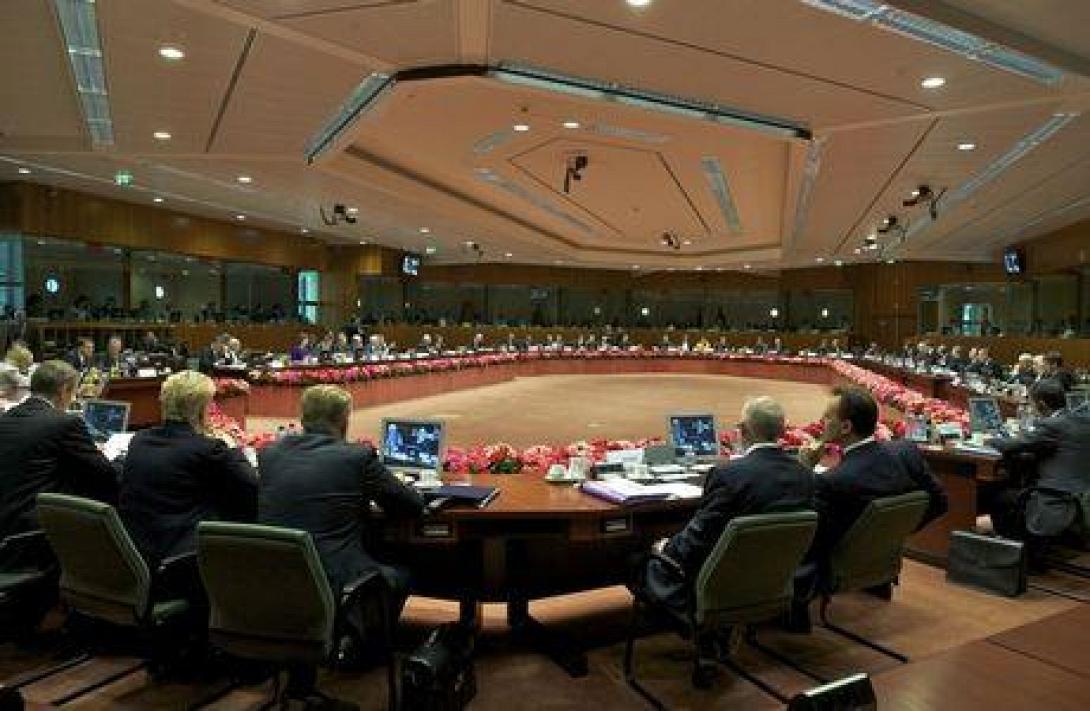 Δίμηνη παράταση για το Μνημόνιο - Στην Αθήνα ξανά η τρόικα
