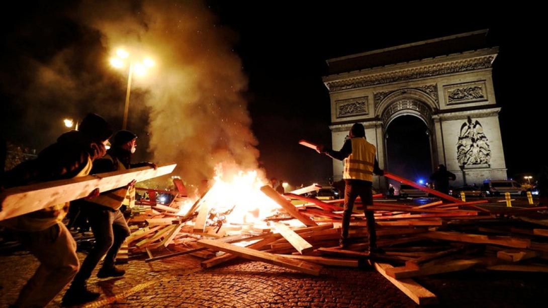 παρίσι κίτρινα γιλέκα