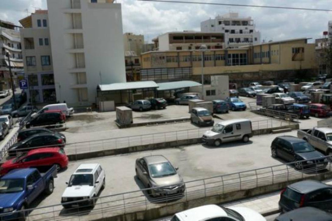 Δημοτικό πάρκινγκ πέντε ορόφων στα Χανιά