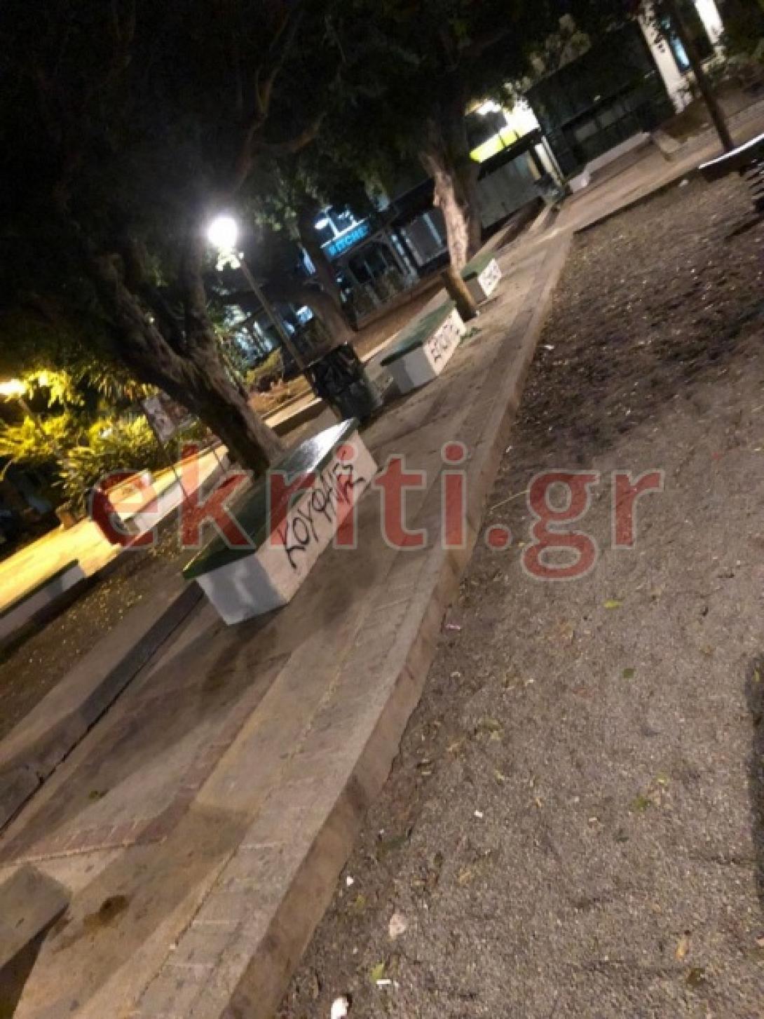 Έγραψαν με σπρέι στα παγκάκια