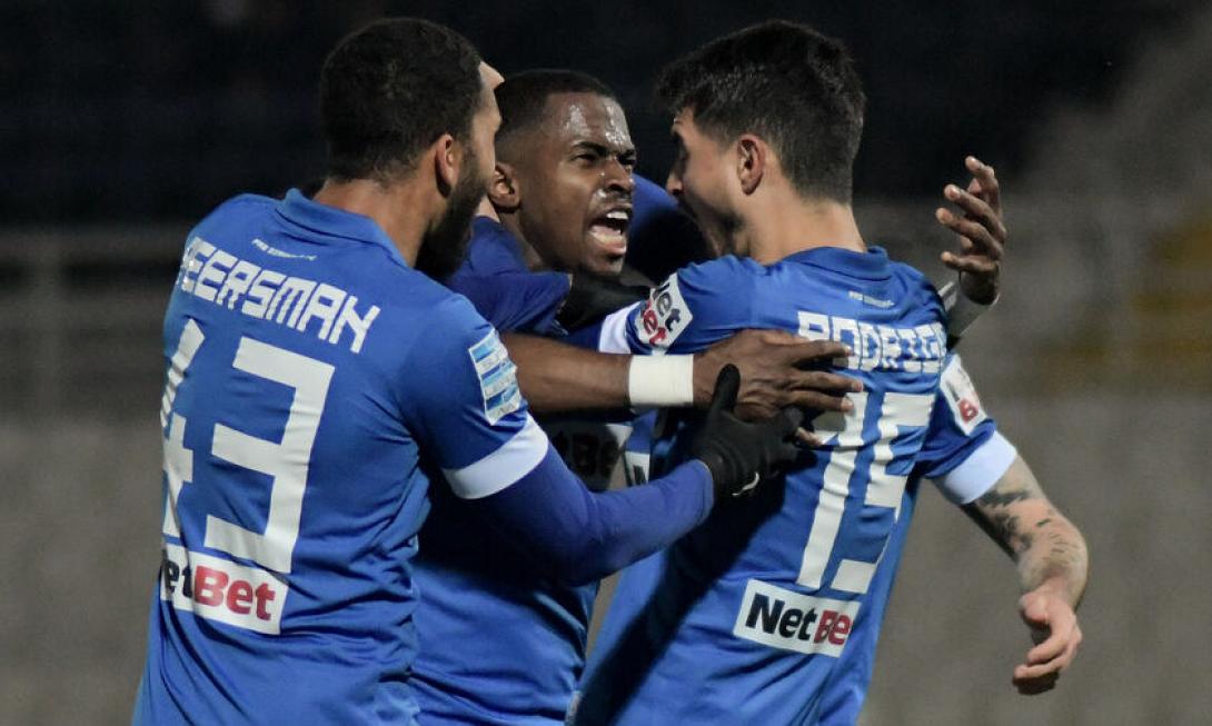 ΠΑΣ ΑΤΡΟΜΗΤΟΣ