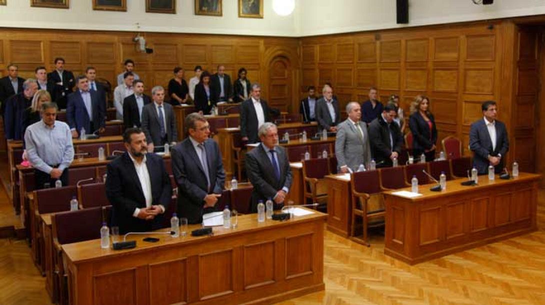 Άνω κάτω η  Κ.Ο του ΠΑΣΟΚ για τη στάση Παπανδρέου-Κακλαμάνη στο πολυνομοσχέδιο 