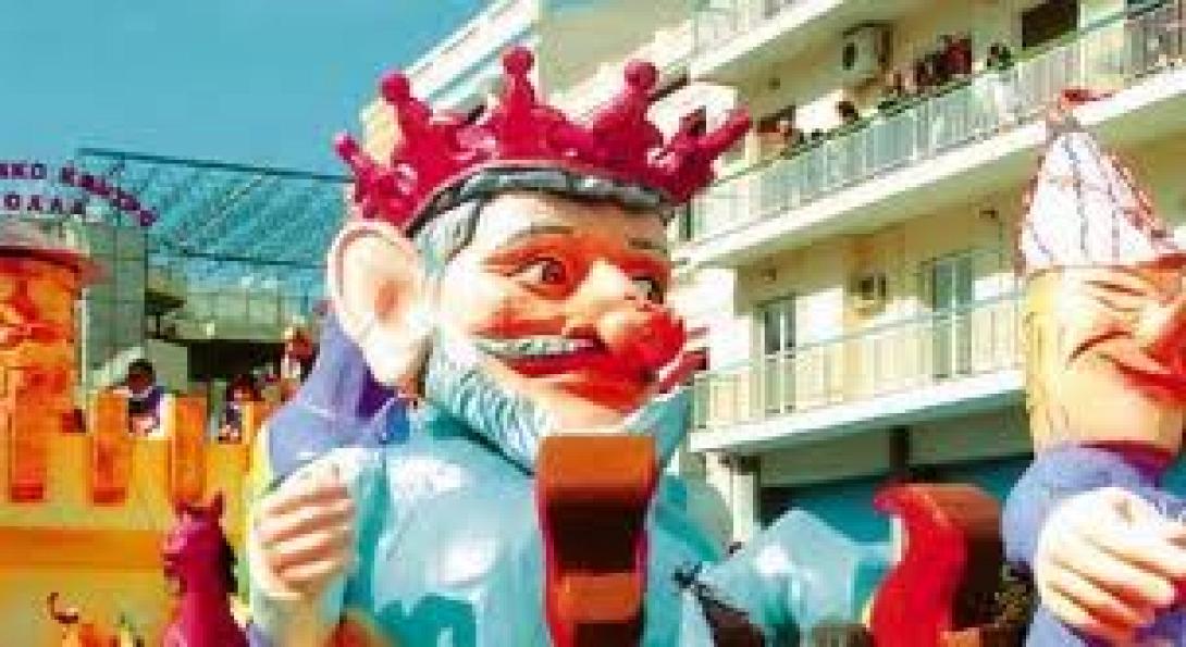 Πάτρα: Έτοιμοι για την μεγάλη παρέλαση πάνω από 30.000 καρναβαλιστές