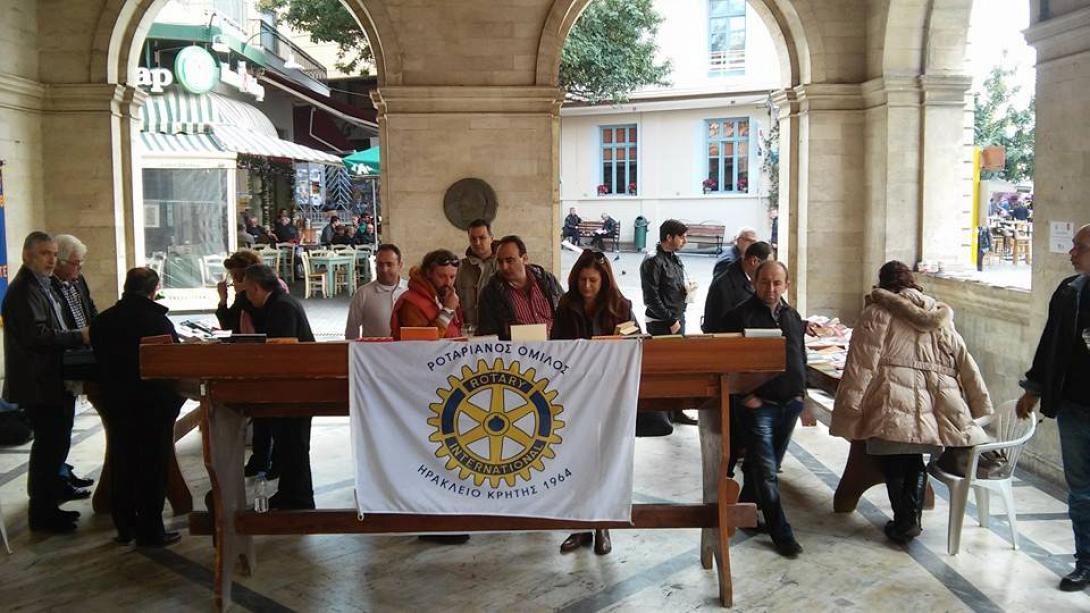 "Ξεπούλησε" το παζάρι βιβλίου του Ροταριανού Ομίλου