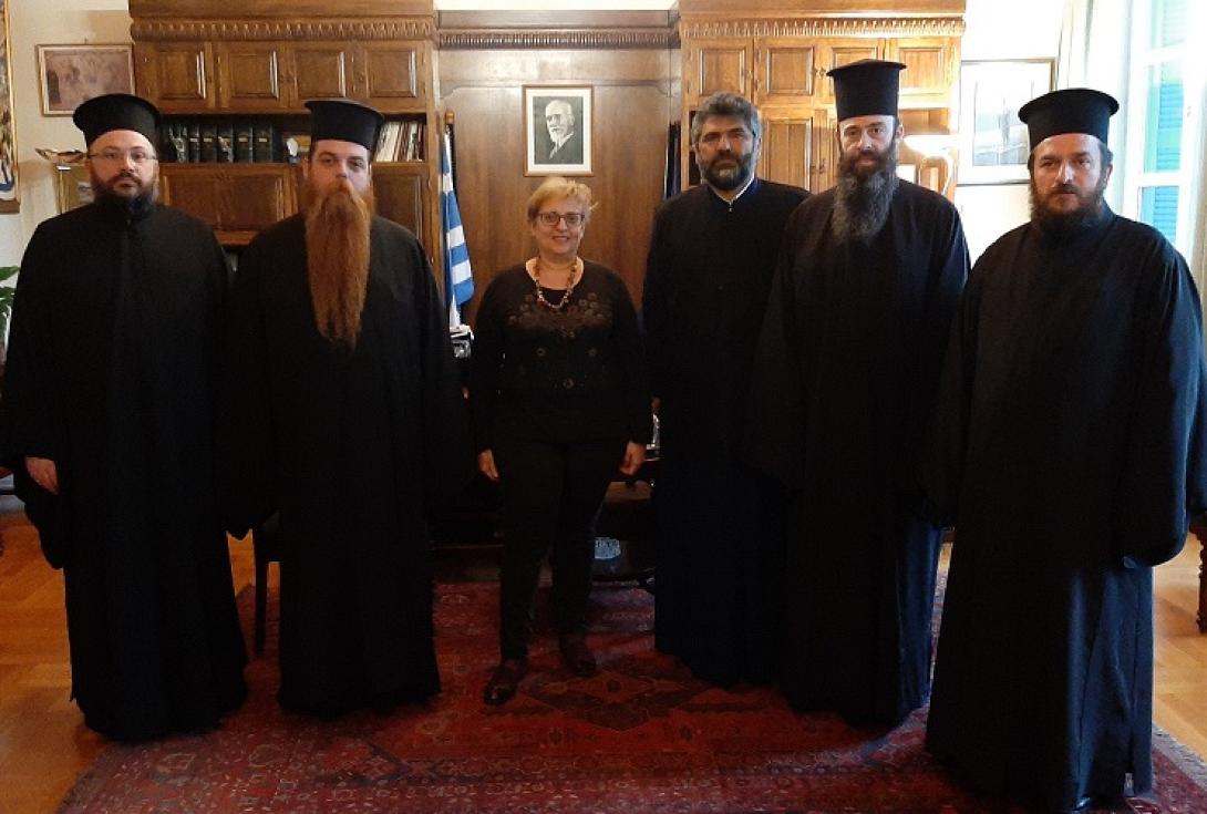 Λιονή ιερείς