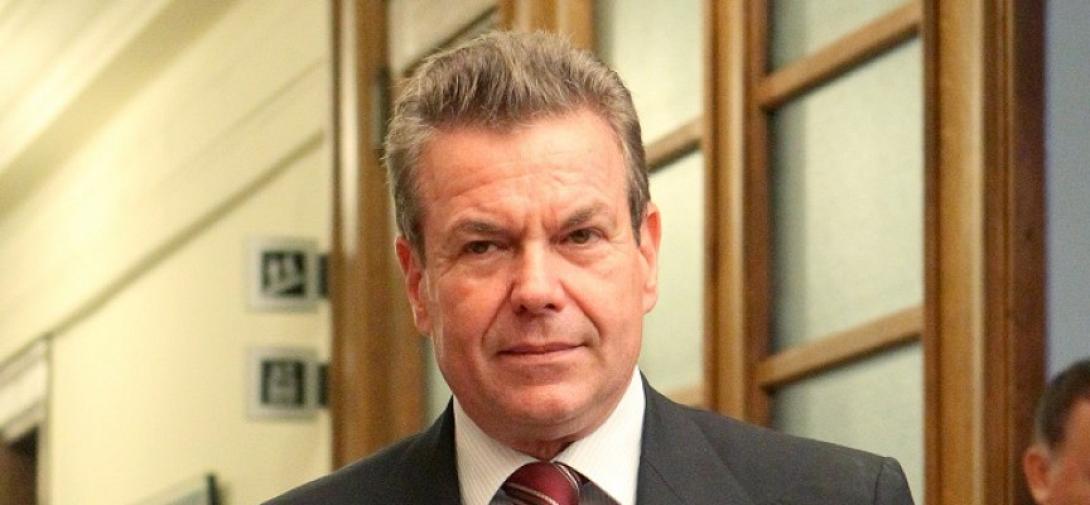 τάσος πετρόπουλος