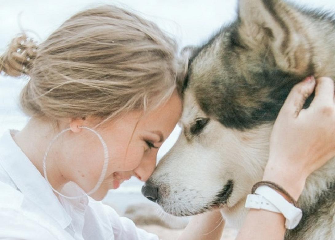 γυναίκα σκύλος