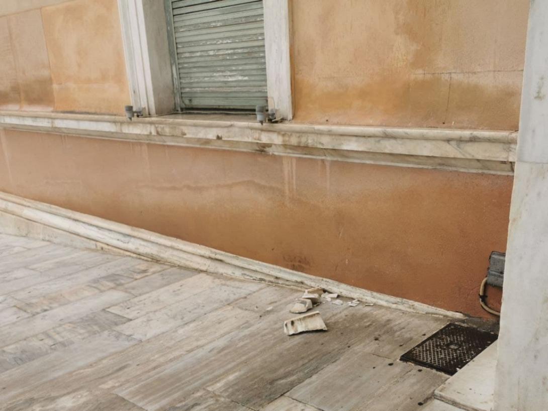 Έπεσε μάρμαρο 150 ετών