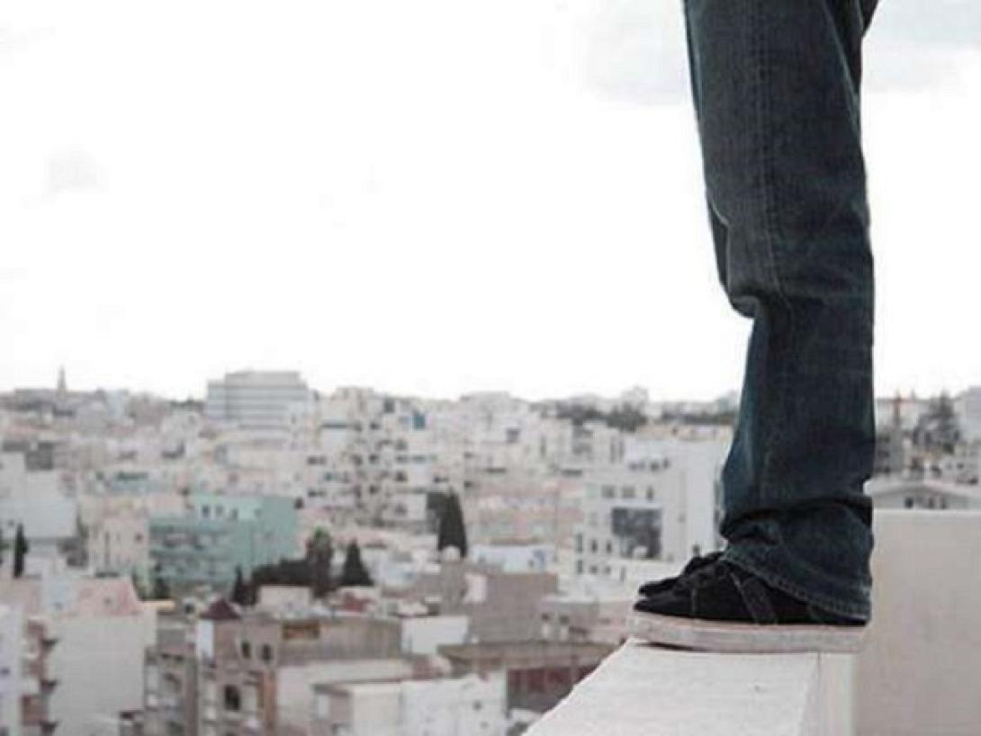 αυτοκτονία πτώση από ταράτσα