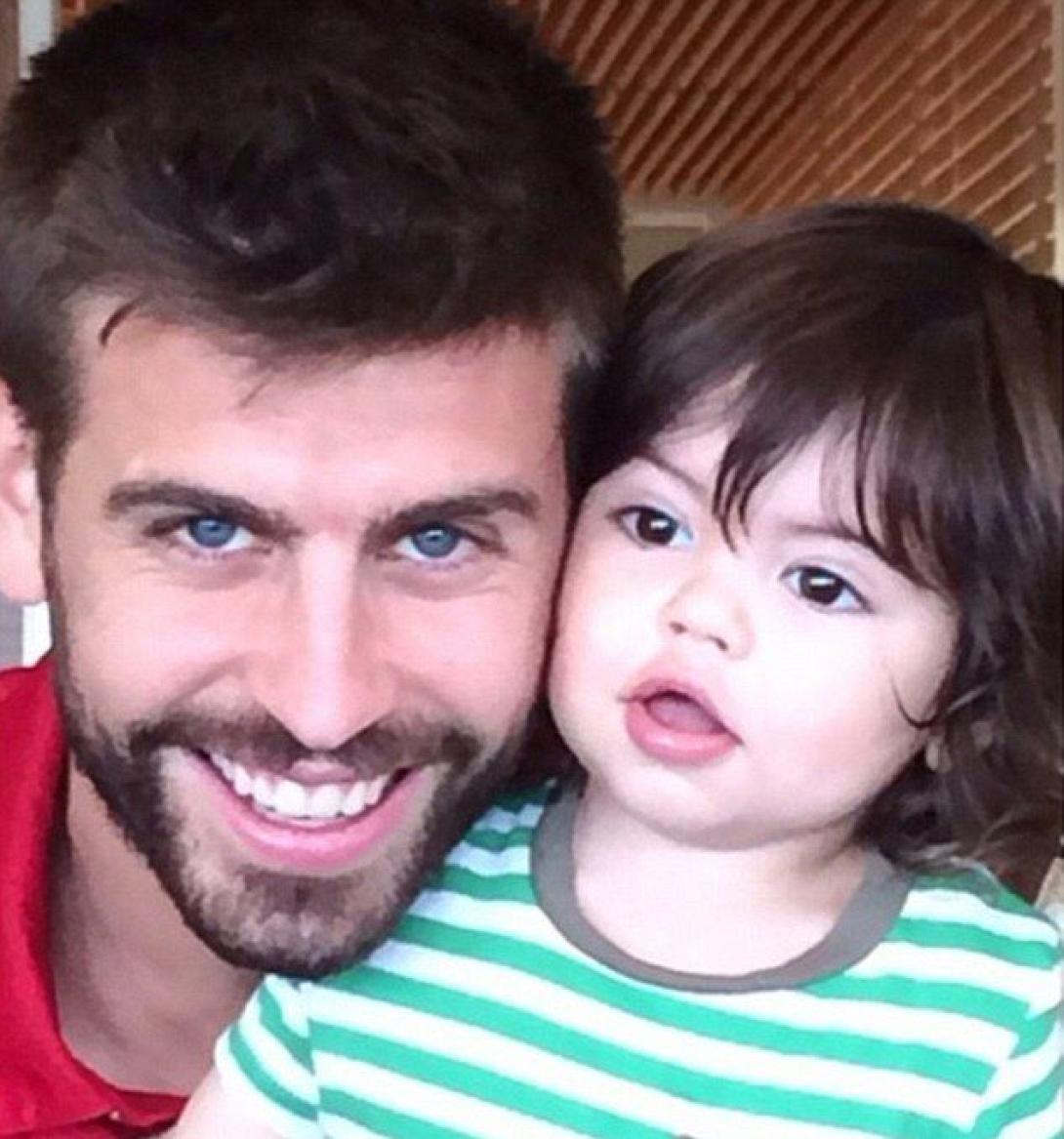 Πικέ και Πικέ Τζούνιορ φωτογραφήθηκαν από τη μαμά Σακίρα για τη Γιορτή του Πατέρα!