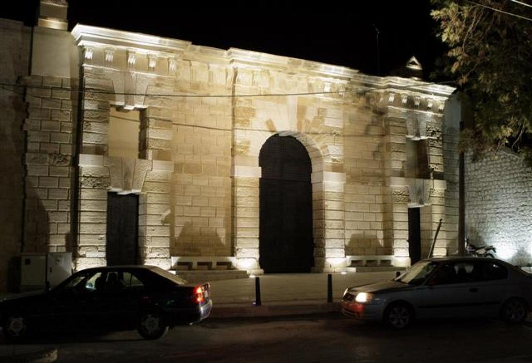 Βικελαία Βιβλιοθήκη και Πύλη Ιησού κινδυνεύουν να μείνουν στις ... καλένδες